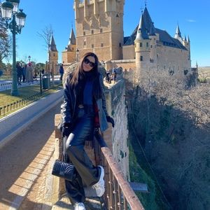 Meet your Posher, Laura